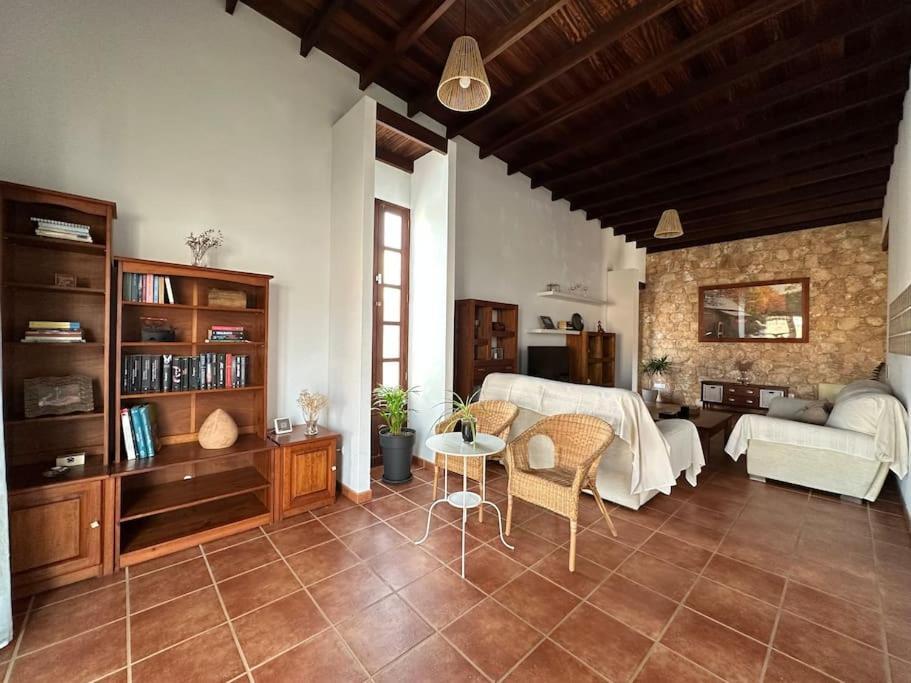 Private Villa With Pool In The Mountains Pajara  Exterior photo