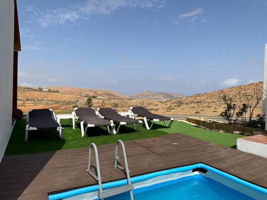 Private Villa With Pool In The Mountains Pajara  Exterior photo